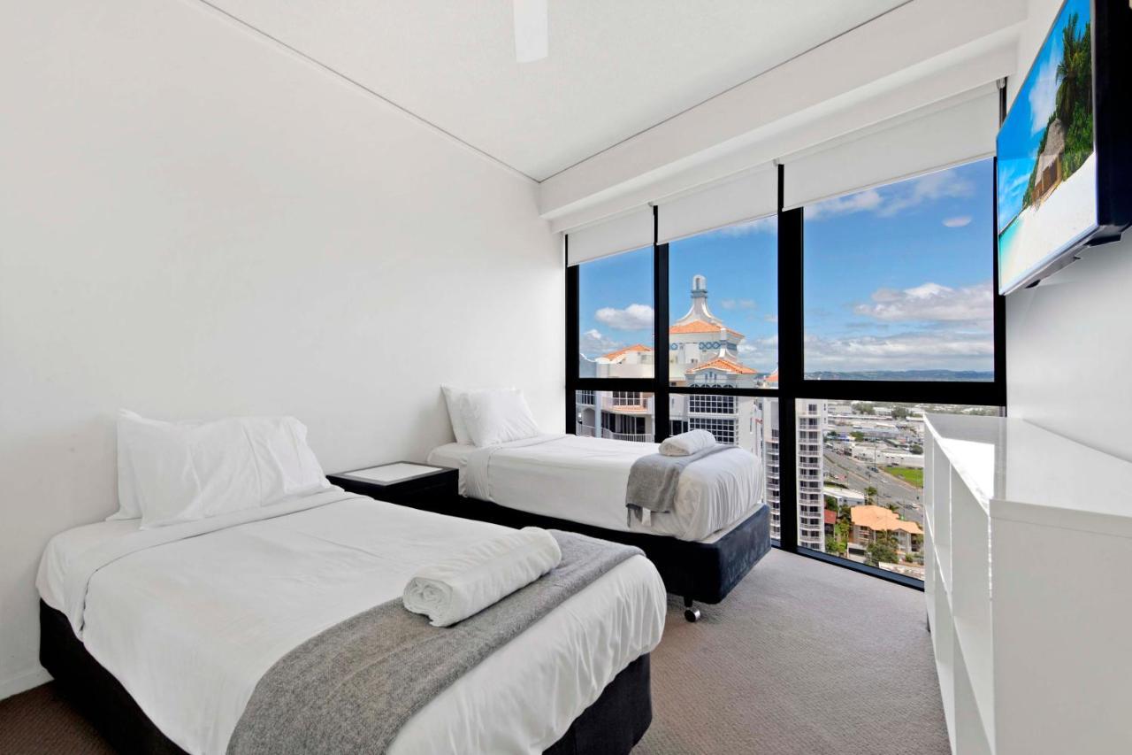 Sierra Grand Broadbeach - Self Contained & Privately Managed Apartments Голд-Кост Экстерьер фото