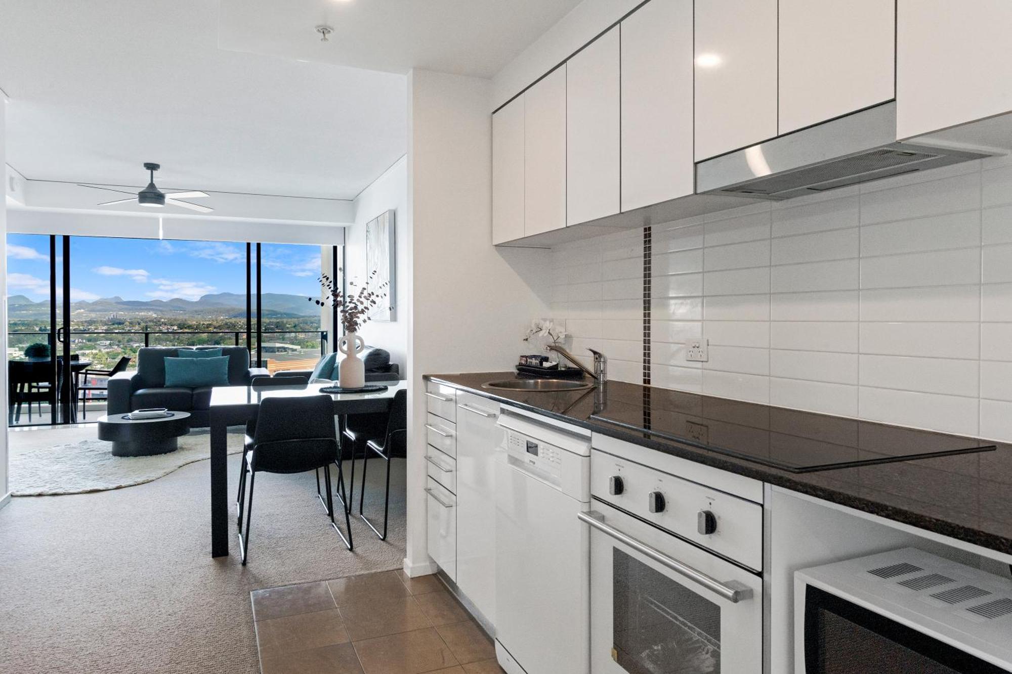 Sierra Grand Broadbeach - Self Contained & Privately Managed Apartments Голд-Кост Экстерьер фото
