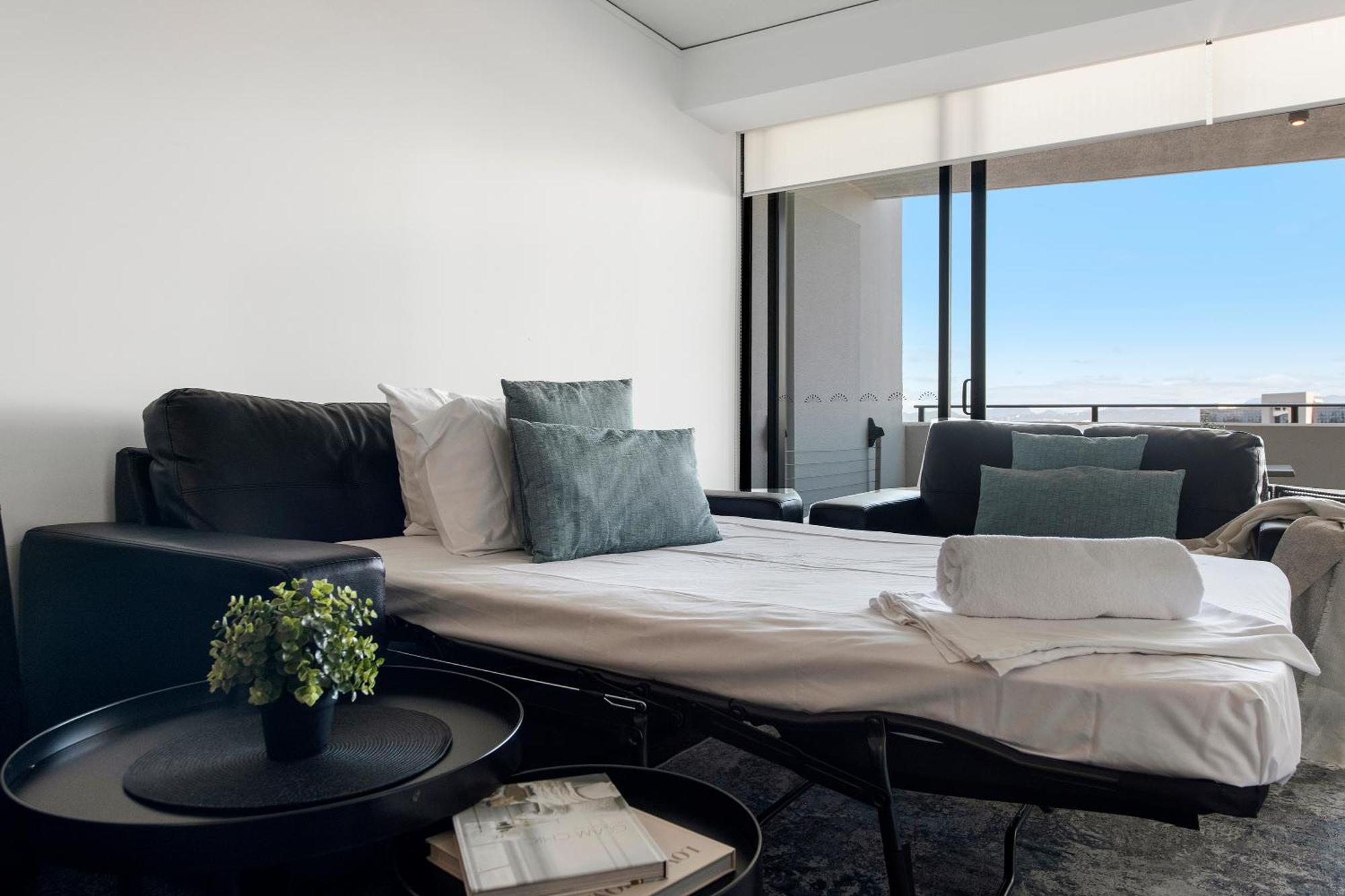 Sierra Grand Broadbeach - Self Contained & Privately Managed Apartments Голд-Кост Экстерьер фото
