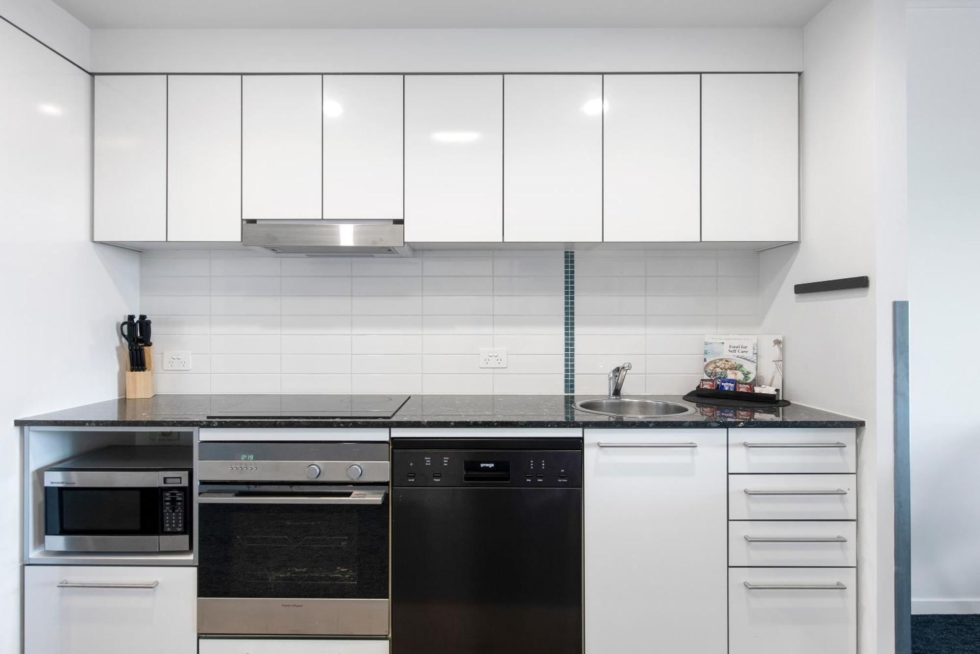 Sierra Grand Broadbeach - Self Contained & Privately Managed Apartments Голд-Кост Экстерьер фото